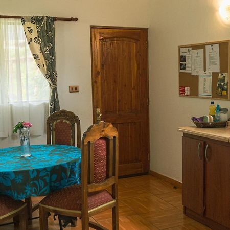 Hostal Y Cabanas Aorangi Hanga Roa Extérieur photo