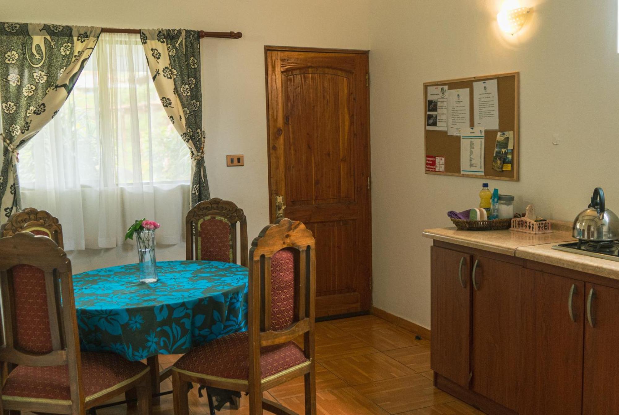 Hostal Y Cabanas Aorangi Hanga Roa Extérieur photo