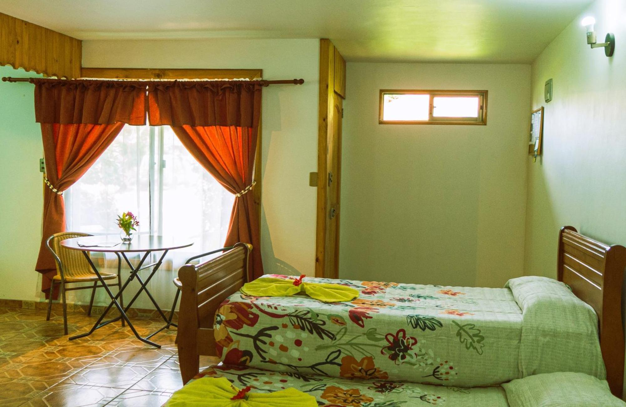 Hostal Y Cabanas Aorangi Hanga Roa Extérieur photo